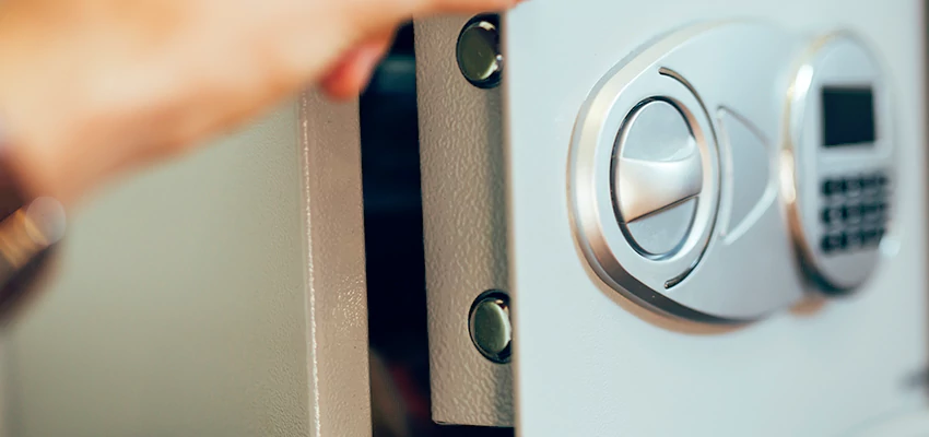 Fingerprint Safe Openers in Hawaiian Gardens, CA